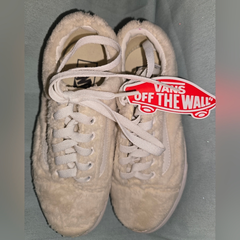 VANS cream Sherpa fluffy vans NWT